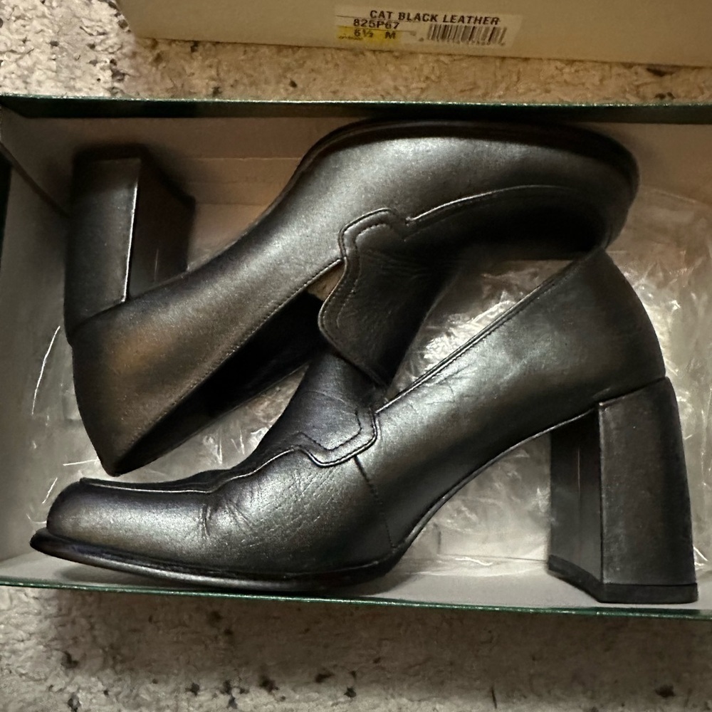 Diana Metallic Gun Metal Block Heel Loafers size 6 (Taiwan 23)